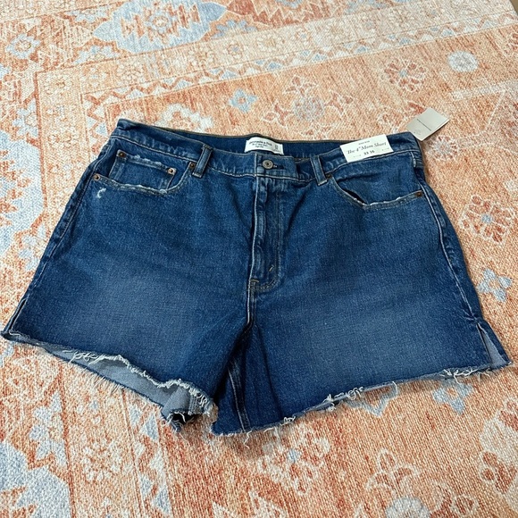 NWT Abercrombie & Fitch The 4” Mom Short High rise shorts size 16 and 18 - Picture 2 of 16
